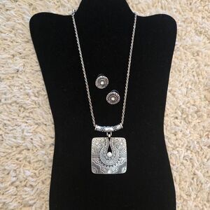 NEW SW Geometric Engraved Medallion Necklace with Earrings Set